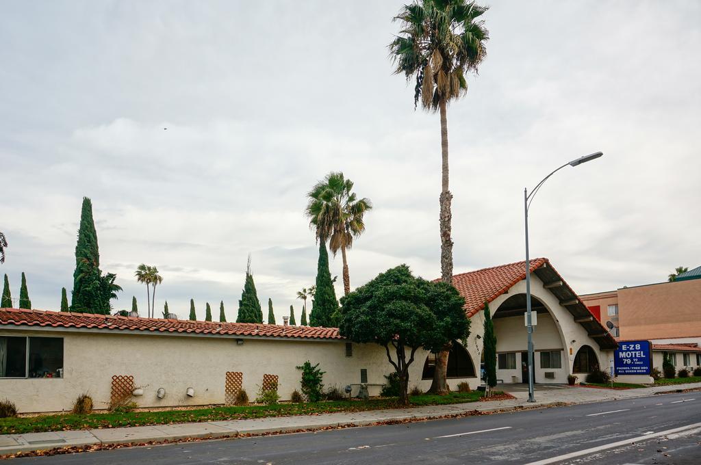 Ez 8 Motel San Jose I Exteriör bild